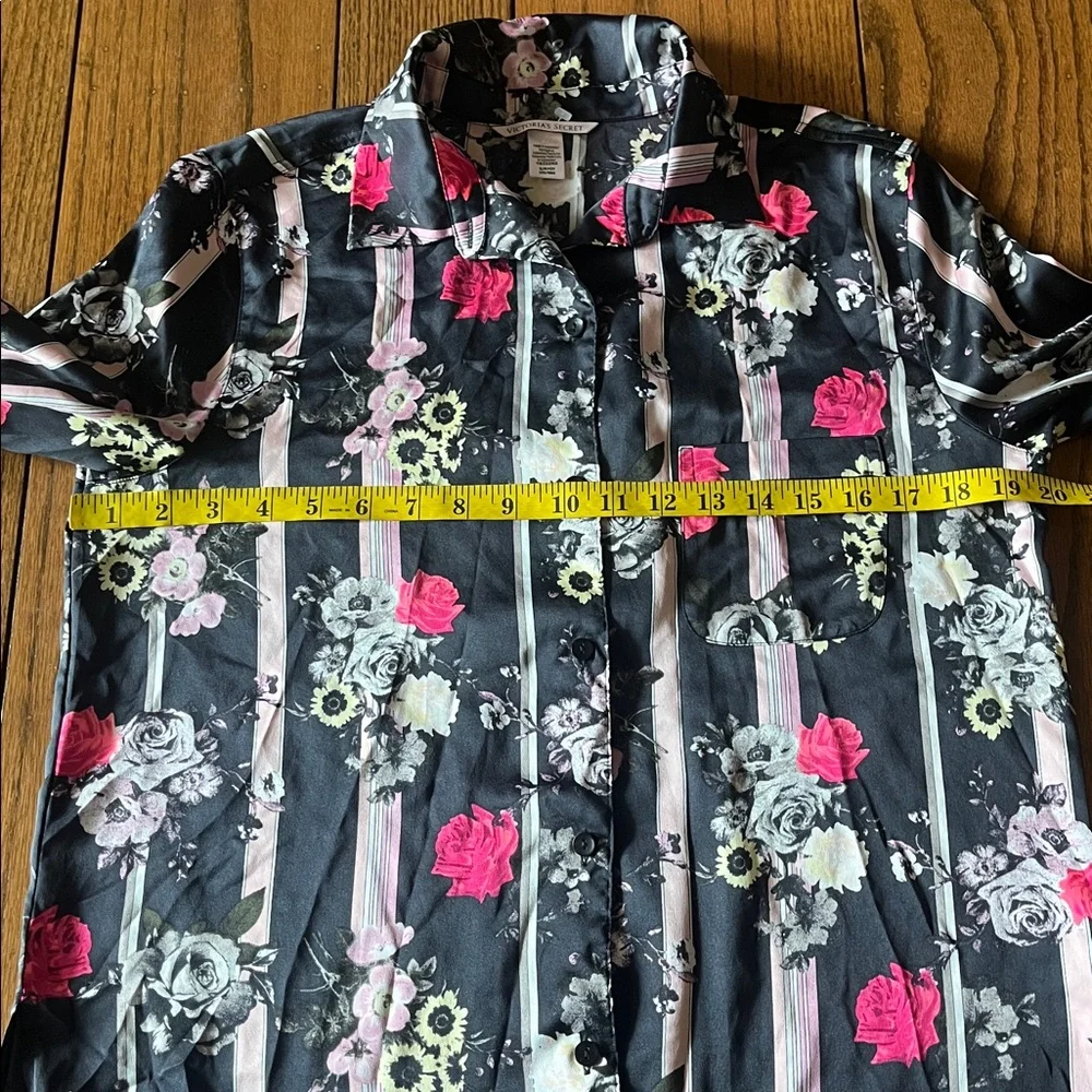 Victoria Secret Floral Patterned  Button Pj Shirt - Picture 7 of 7